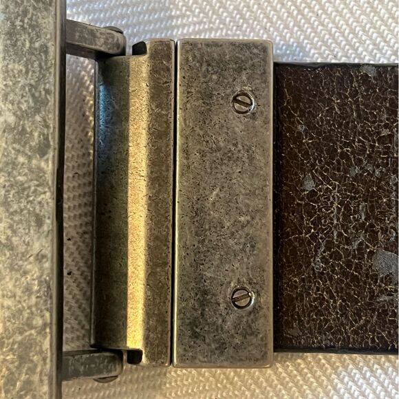 Fleur de Lis reversible pewter type belt buckle. Monogram M on the reverse side - Picture 7 of 12